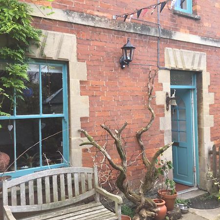 Bed and Breakfast Moon In The Apple Tree Glastonbury Exterior foto