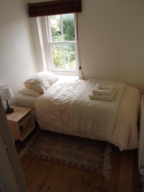 Bed and Breakfast Moon In The Apple Tree Glastonbury Zimmer foto