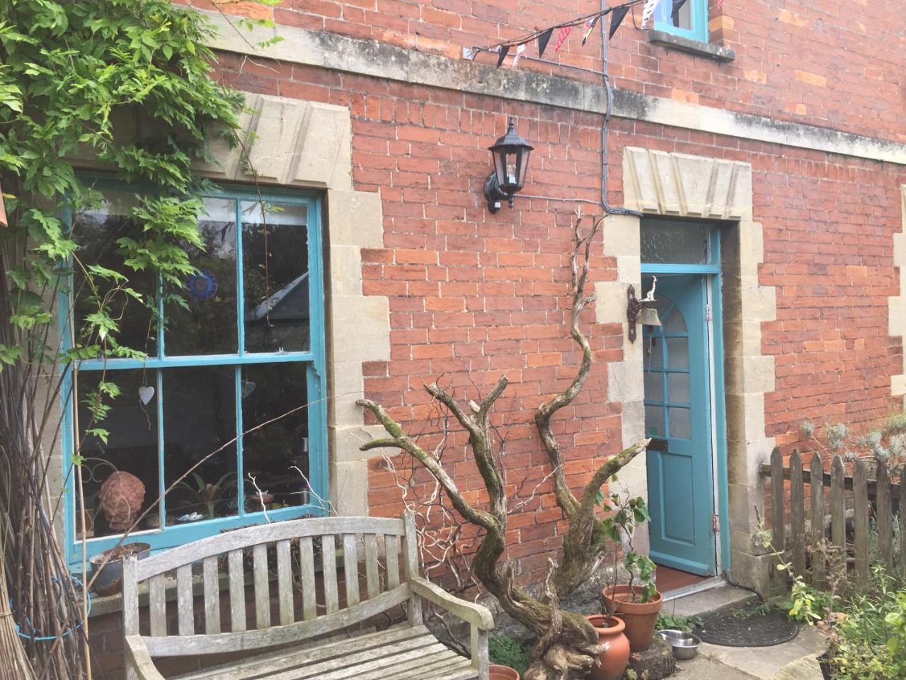 Bed and Breakfast Moon In The Apple Tree Glastonbury Exterior foto